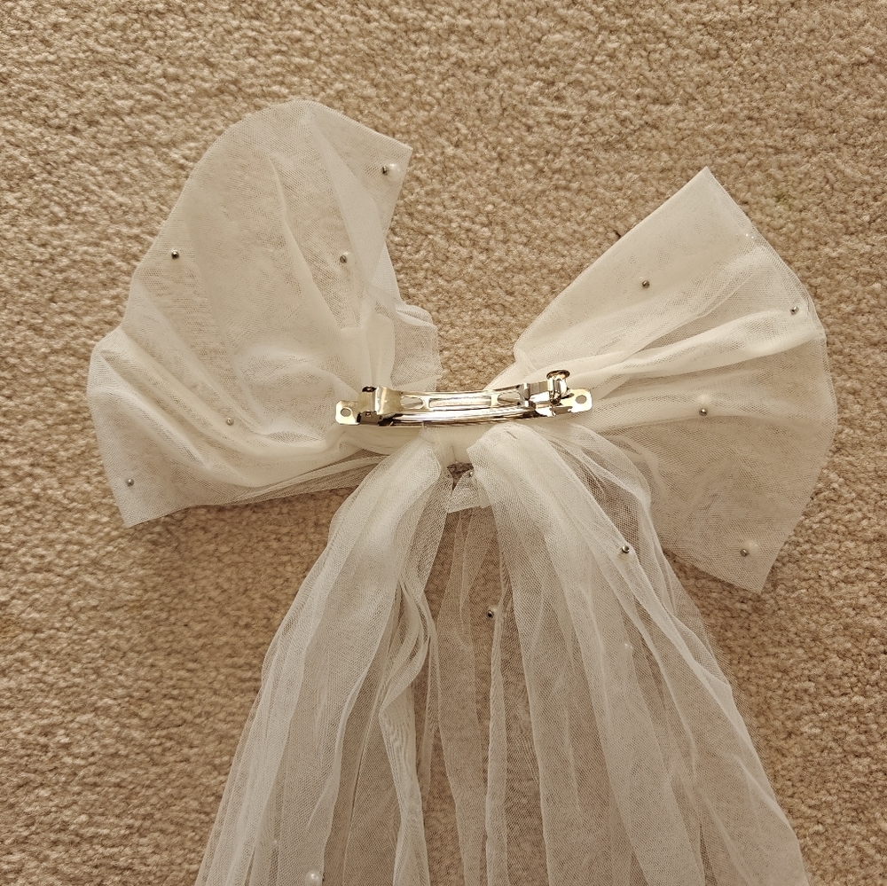 Bridal Hair Clip Pearl Bow - Picture 4 of 5